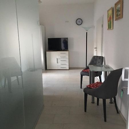 Ferienwohnung Kleine Auszeit バート・ノイェンアール・アールヴァイラー エクステリア 写真