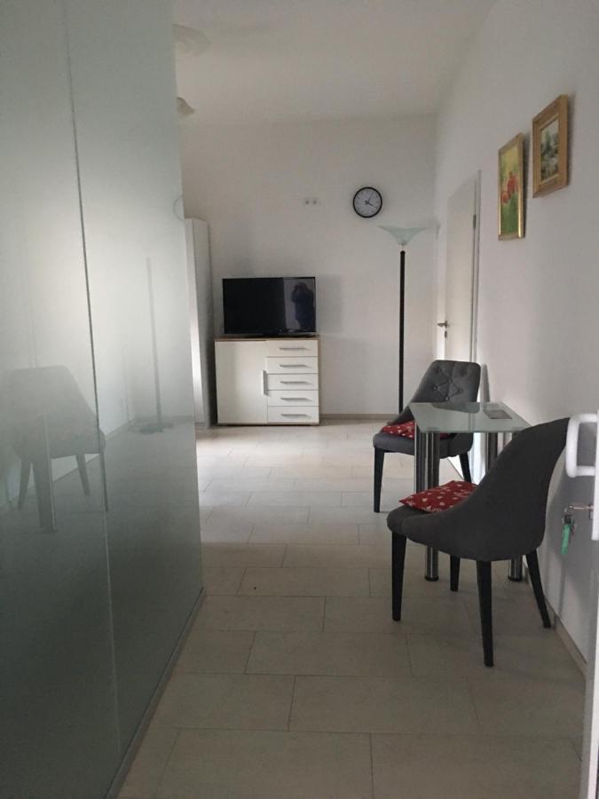 Ferienwohnung Kleine Auszeit バート・ノイェンアール・アールヴァイラー エクステリア 写真