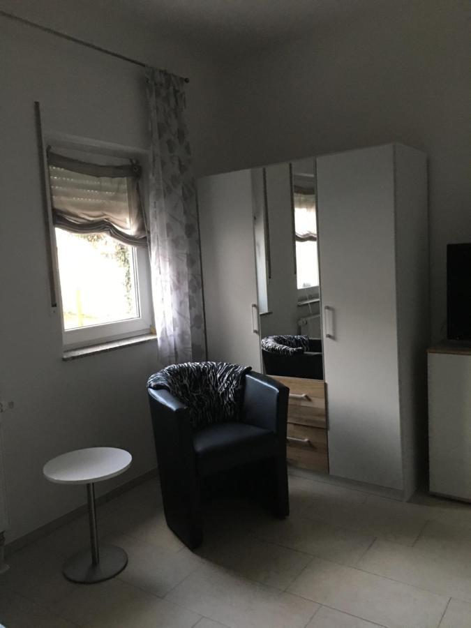 Ferienwohnung Kleine Auszeit バート・ノイェンアール・アールヴァイラー エクステリア 写真